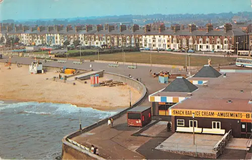 uk9664 the beach loweroft uk