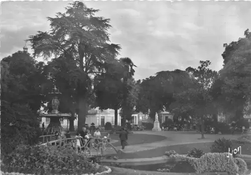 BR17742 Agen Jardin de la Porte du Pin france