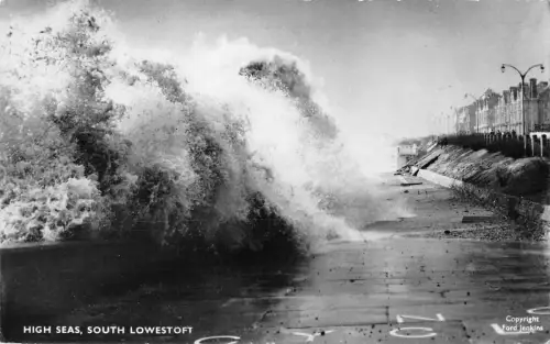 uk27607 high seas south lowoft real photo uk