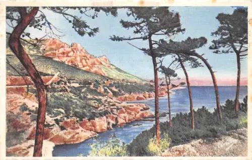 BR11433 Dans Lesterel Les Roches rouges france