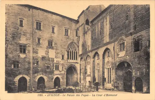 BF6588 le palais des papes la cour d honneur avignon france Frankreich