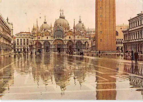 BT1771 venezia piazza s marco con acqua alta italy