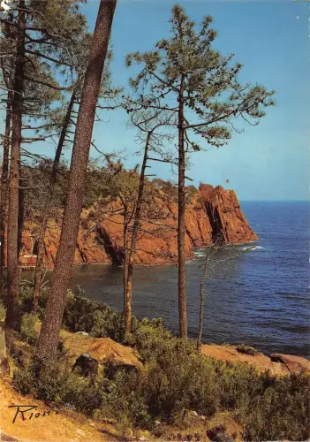 BT5777 La Corniche d or les rochers rouges du trayas France