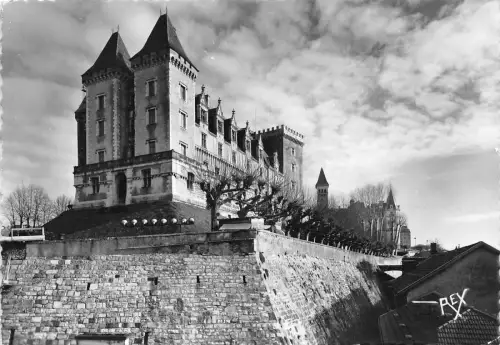 BR6582 Entree du Chateau Henri Iv Pau france