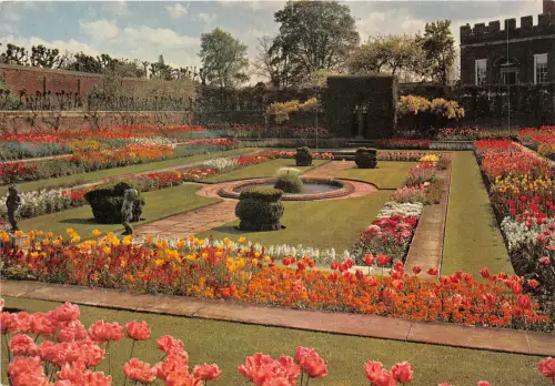 Lot140 Hampton Court Palace Middlesex The Pond Garden UK