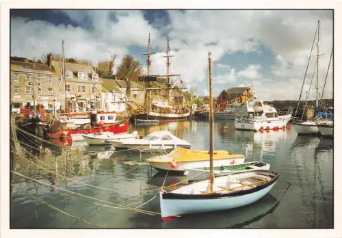 uk45491 padstow harbour cornwall uk