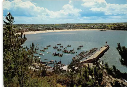 BR29572 Erqui le port et la plage du centre france