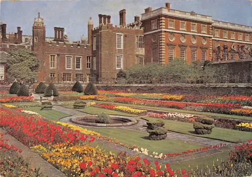 uk34547 hampton court palace middlesex uk