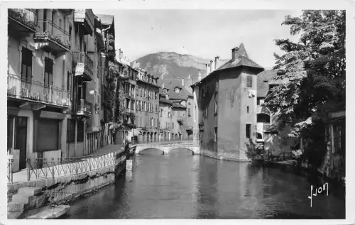 BF30184 annecy h s vieux quartier france