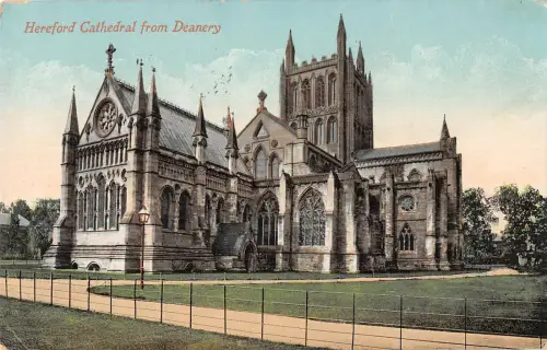 uk31861 hereford cathedral from deanery uk