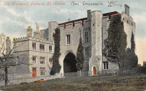 BR57969 st albans old closter gateway uk