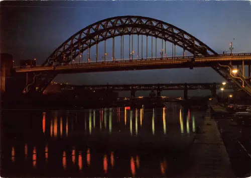uk6222 tyne bridges by night uk