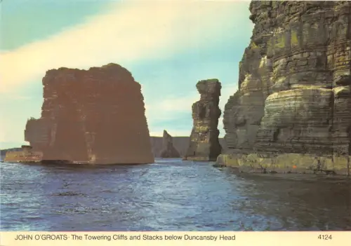 BT18258 John O groats the towering cliffs and stacks below Duncansby Scotland