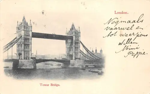 B85368 tower bridge ship bateaux london uk