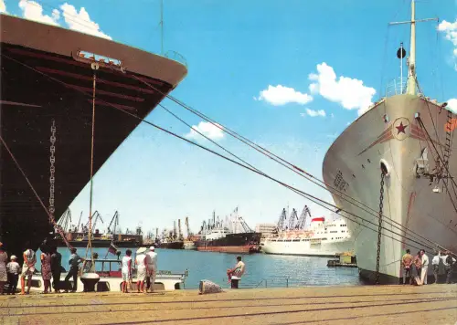US3933 Bulgaria Varna Le Port Bateaux Boats Harbour