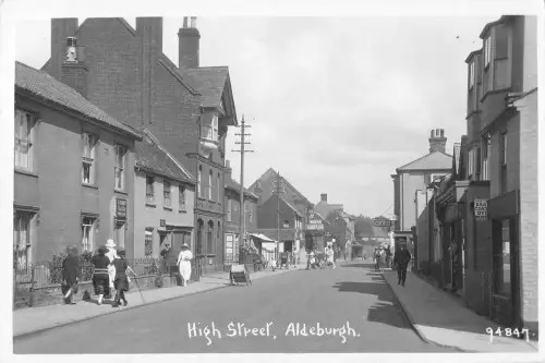BR75218 High Street Aldeburgh Echtfoto UK