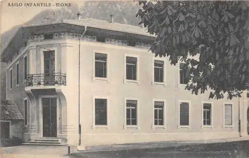 bg18911 Italien Tione Asilo Infantile