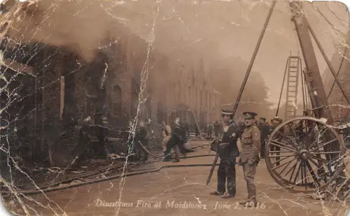 lot401 katastrophaler Brand in Maidstone siehe Scan für Postkartenform UK