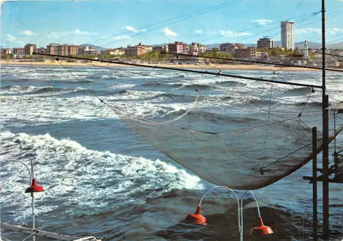 BG6599 Rimini Mareggiata Angeln Peche Italien