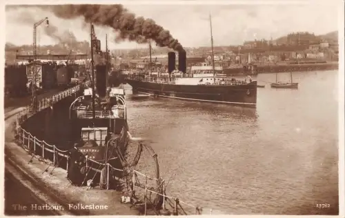 uk38346 the harbour folkestone real photo uk lot 16 uk