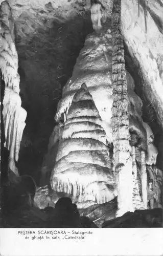 B22408 romania pestera scarisoara stalagmit de gheata in sala catedrala