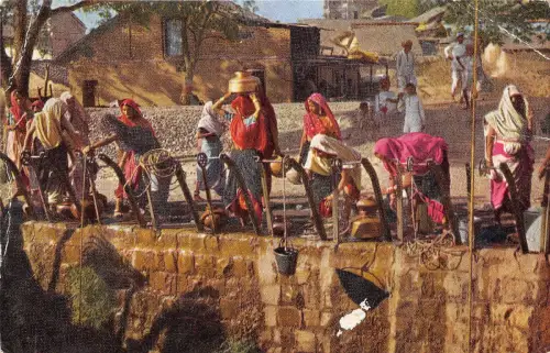 B25778 Dorfbrunnen Rajasthan Indien / Paravion Rumänien