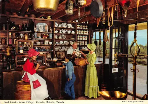 B66724 Black Creek Pioneer Village Toronto car voiture canada