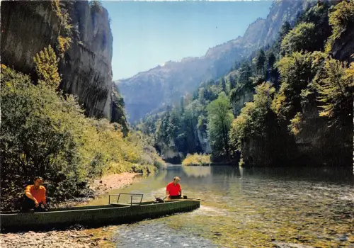 B53635 Gorges du Tarn Promenade en barque dans les detroits france