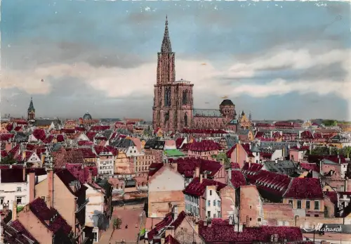 BR13063 Strasbourg Vue generale et la cathedrale france