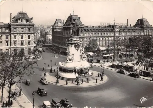 BG31131 place de la republique car voiture paris france CPSM 14,5x10cm