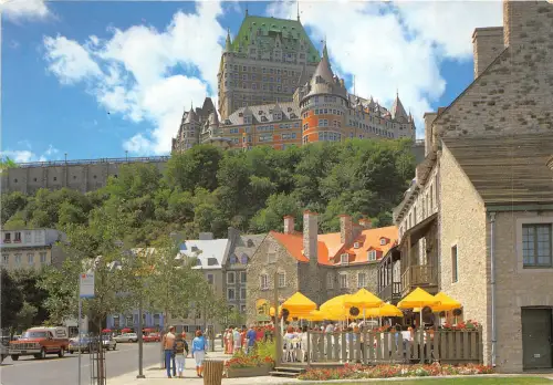 Lot 17 canada quebec the chateau frontenac car