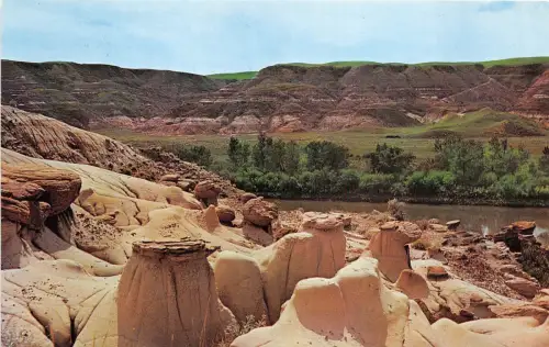 BG33877 Drumheller Hoodoos Alta Canada