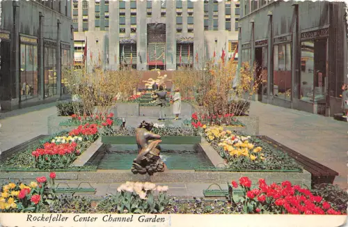 B32406 Rockefeller Center Chanal Garden New York City USA