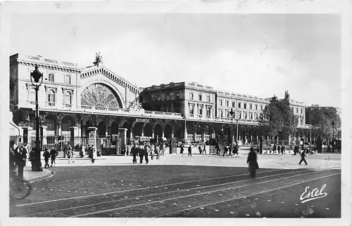 BR16912 La gare de l Est paris france