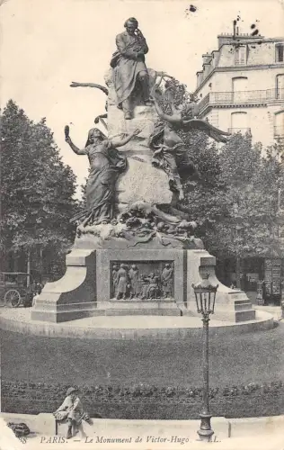 BR71635 le monument de victor hugo paris frankreich