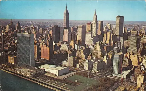 BR3603 United Nation from the East Rivers usa