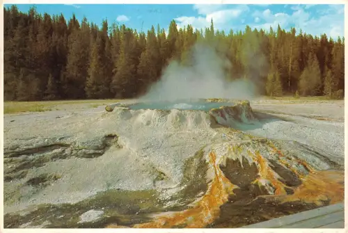 BR511 USA Punch Bowl Springs Upper Geysir Basin