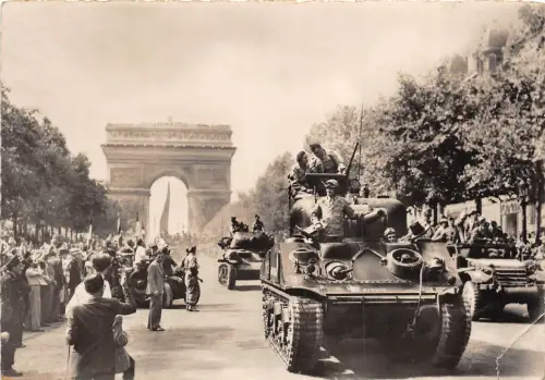 BR41420 Liberation de paris tanks de la division leclerc France