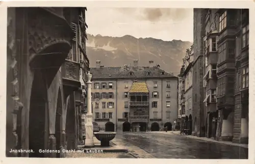 br107550 jnnsbruck goldens dachl mit lauben österreich Golddach