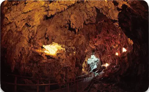 BG21450 die San Cristobal Höhlen die Eingangshalle Casas Chiapas Mexico