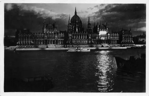 B35746 Budapest bei Nacht Parlament Ungarn
