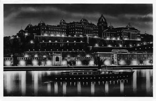 B28052 Budapester Königsschloss beleuchtet Ungarn