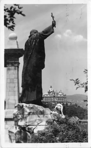 B36131 Budapest Blick mit St Gellert Denkmal Ungarn