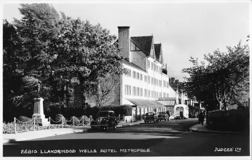 BR69740 llandrindod wells hotel metropole car wales richter 26810 Echtfoto