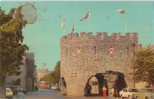 uk9044 the five arches tenby wales uk