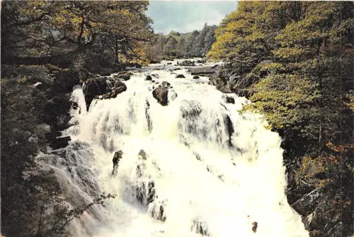 uk46153 flache Fälle zwischen coed wales uk Wasserfall