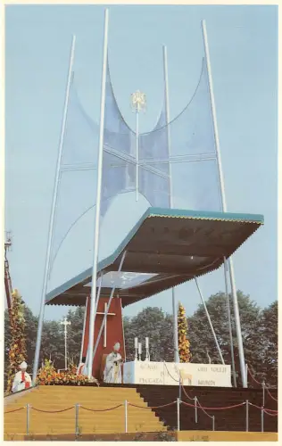 Lot217 Papstbesuch Pavillon in Pontcanna Fields Cardiff Wales UK