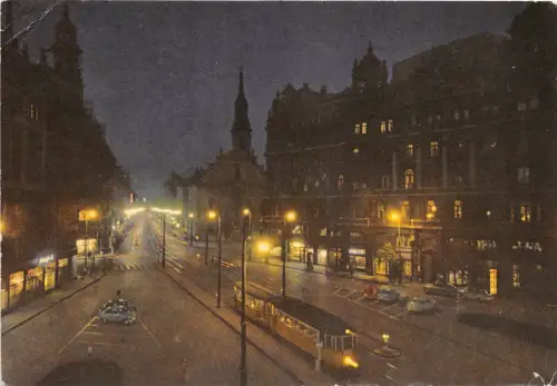 Straßenbahn B70452 in Budapest Ungarn