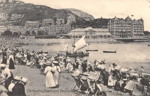 BR101590 llandudno Strand und Pavillon Wale