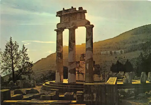 BG12176 Delphi Sonnenuntergang bei Marmaria Griechenland